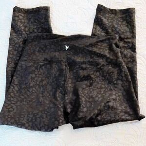 Old Navy Active Go-Dry Charcoal animal Print Leggings, Size Small, High rise